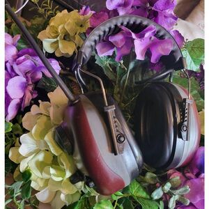 Vintage Elvex QuieTunes Earmuff Radio COM-660 AM/FM Noise Reducing